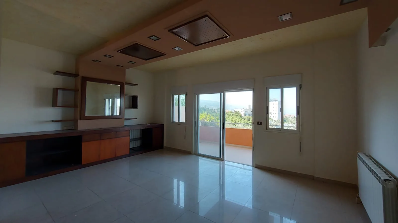 Triplex for Sale in Aamchit, Lebanon — الصورة 9