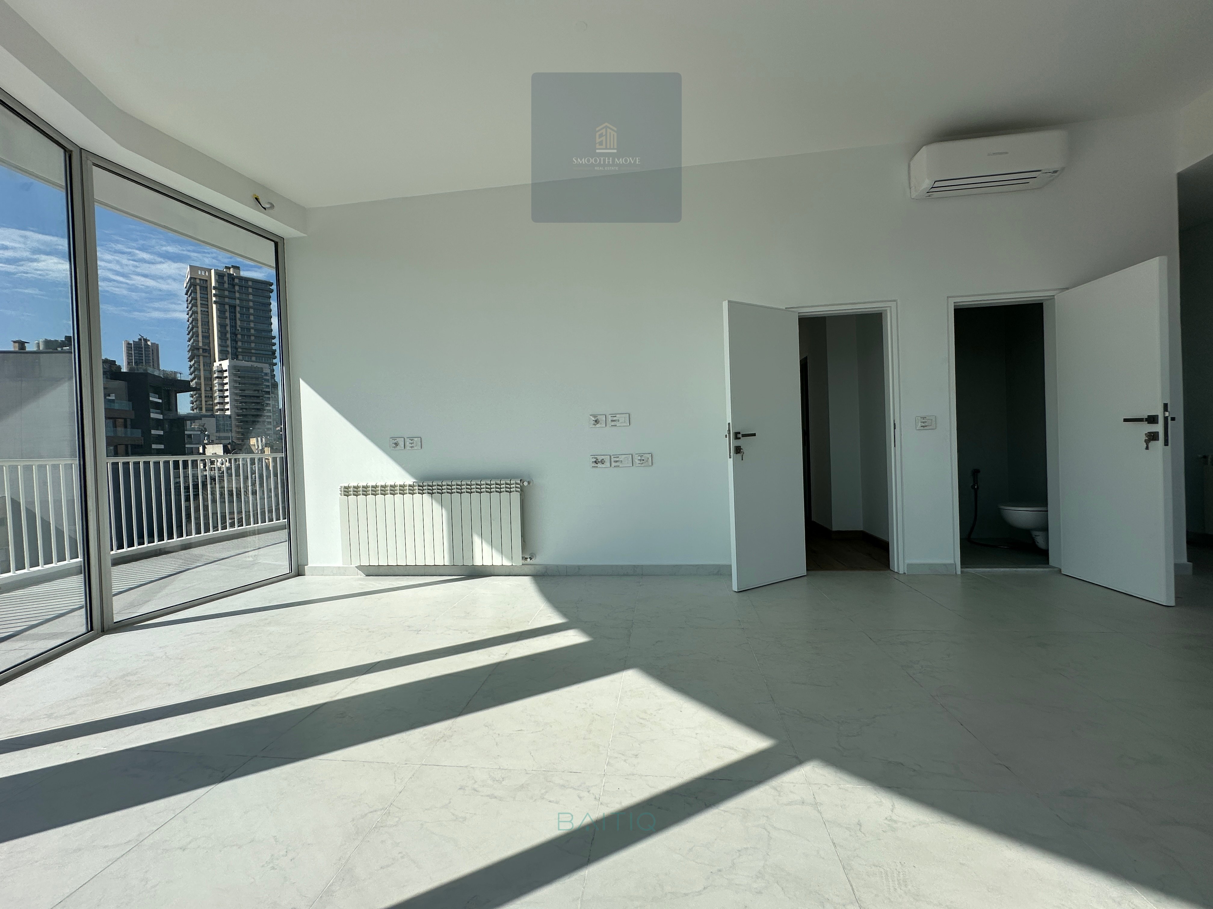Loft With Terrace and Breathtaking Views For Sale in Gemayzeh — الصورة 10