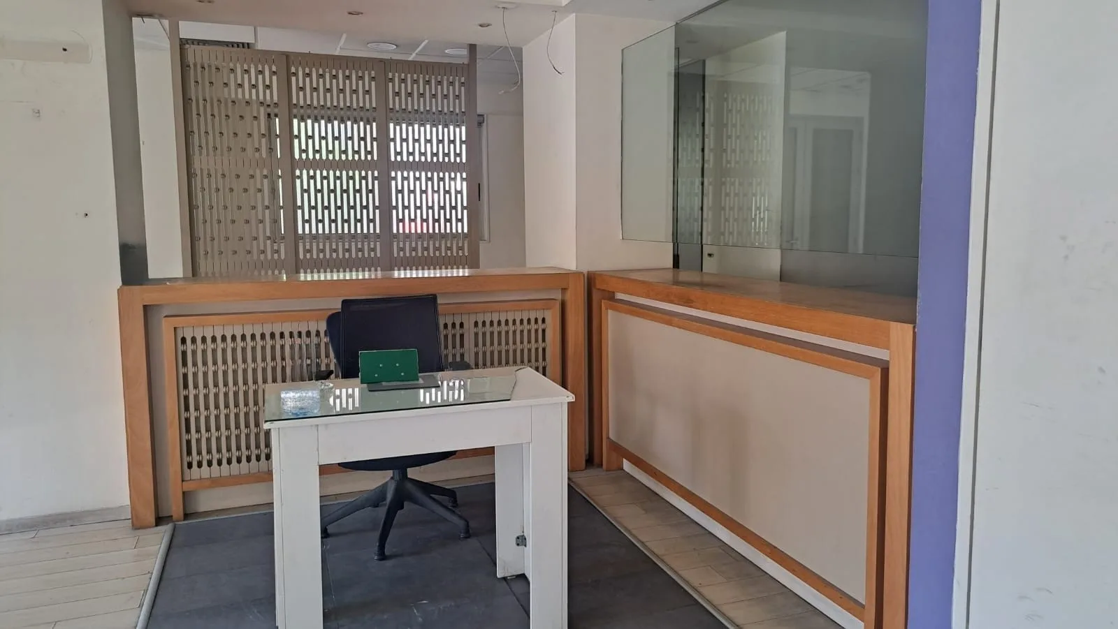 Shop for rent in Hamra, Beirut, Lebanon — الصورة 3
