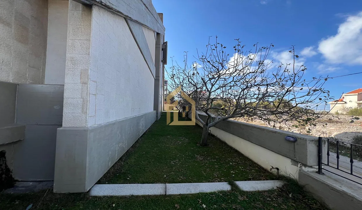 2 Triplex Villas for Sale in Feytroun — الصورة 4