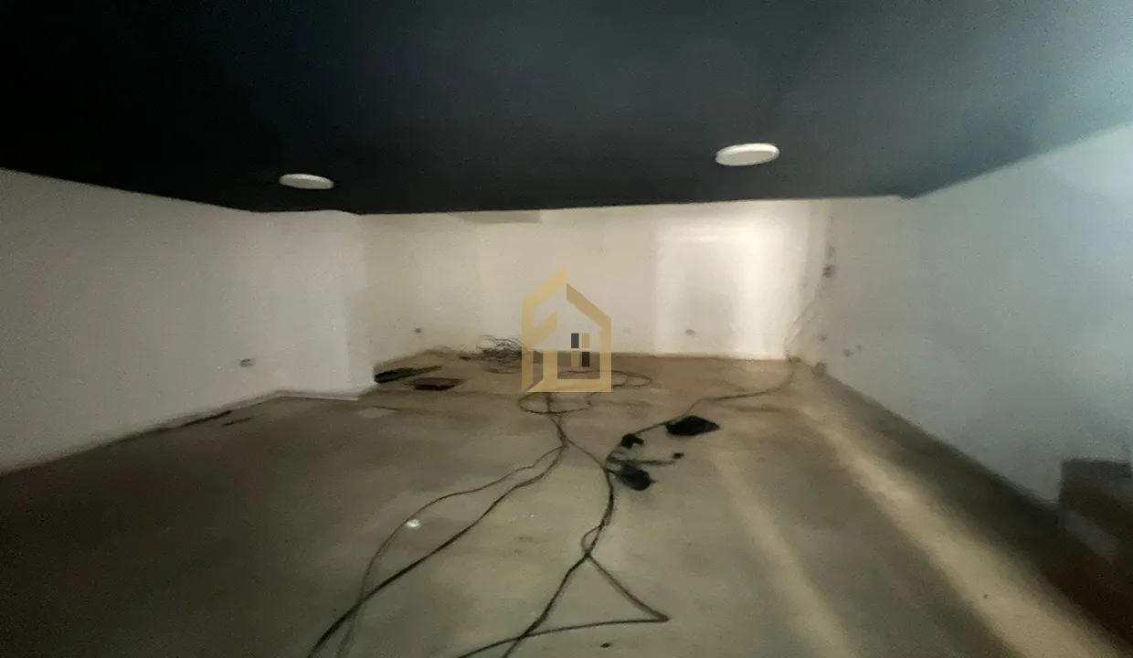 Warehouse for Sale in Achrafieh — photo 5