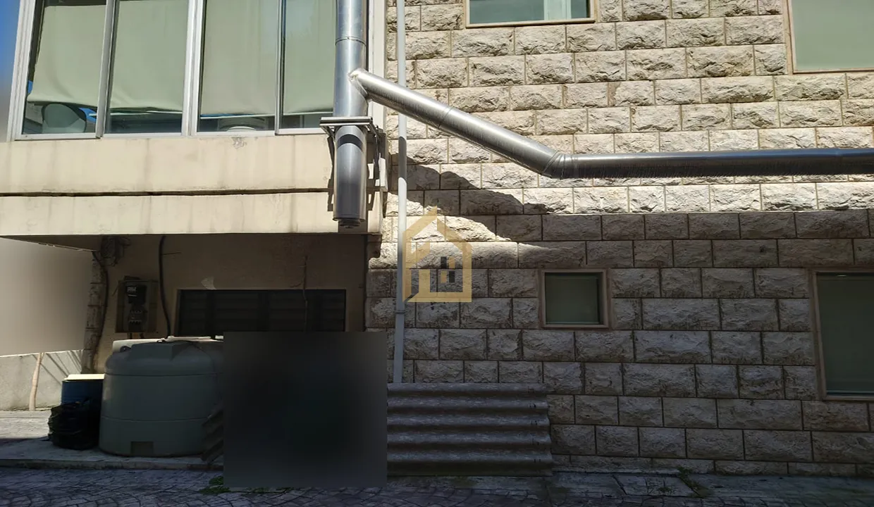 Building for Rent Yearly in Mazraat Yachouh — الصورة 5