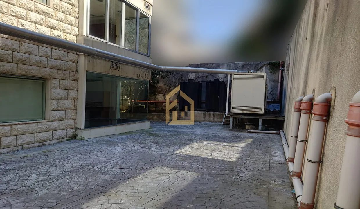 Building for Sale in Mazraat Yachouh — photo 2