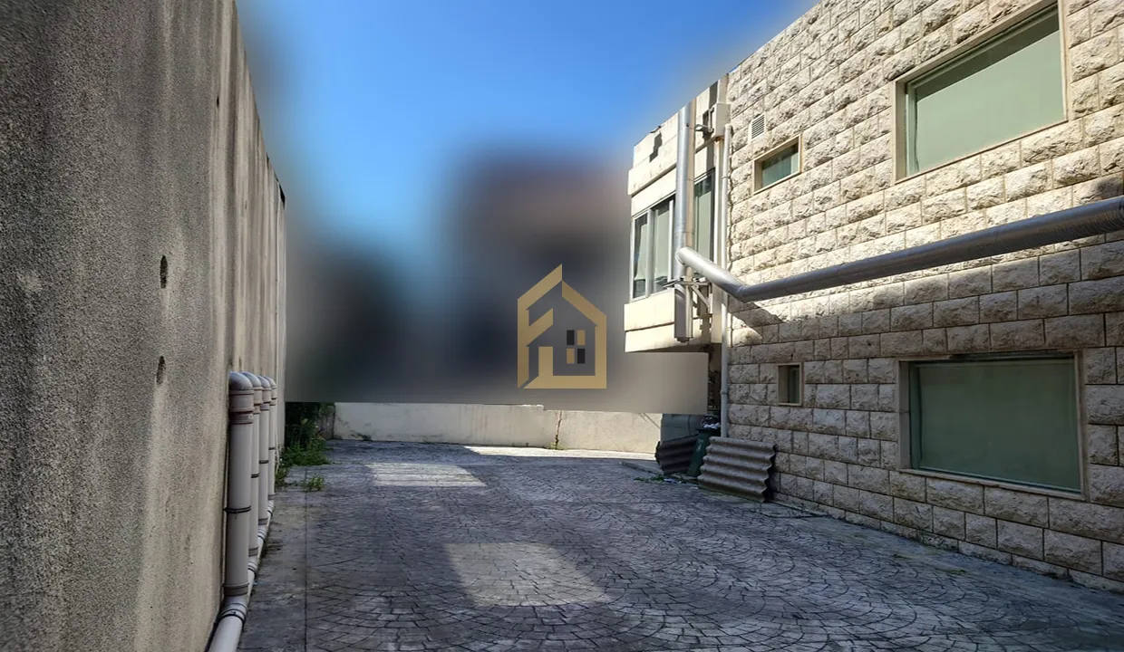 Building for Sale in Mazraat Yachouh — photo 4