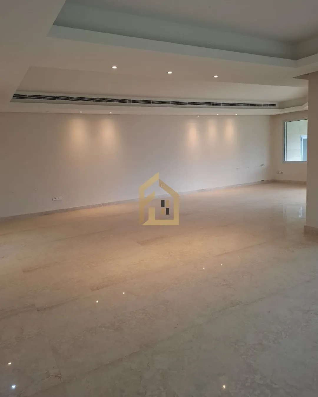 Apartment duplex for Sale in Zouk Mikael — photo 2