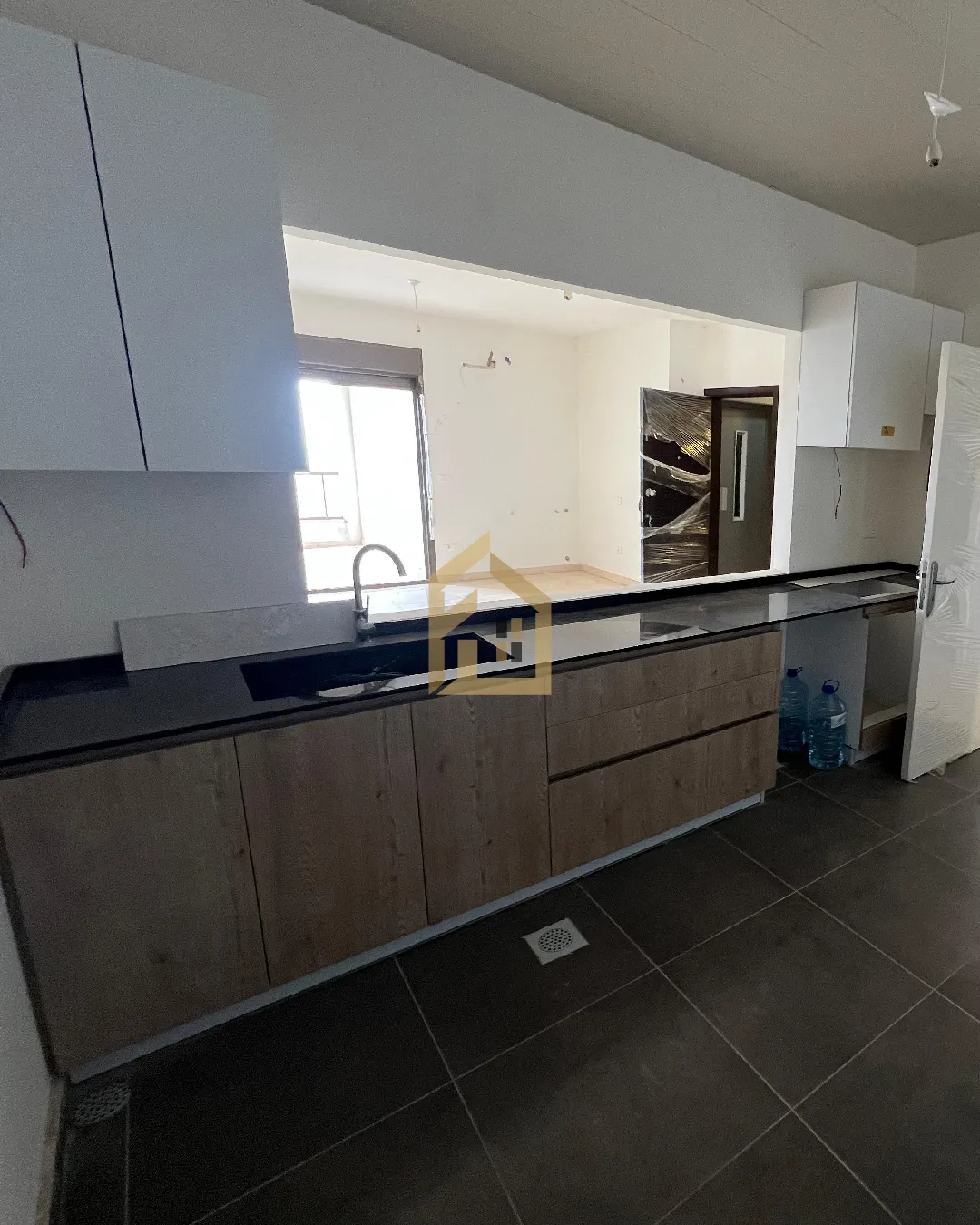 Apartment for Sale in Cornet El Hamra