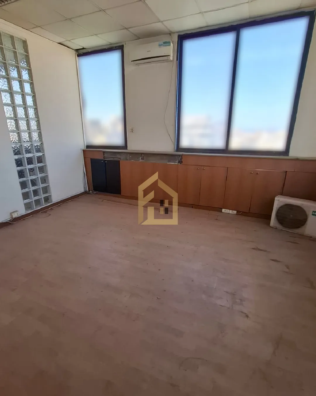 Office for Sale in Sin El Fil — الصورة 2