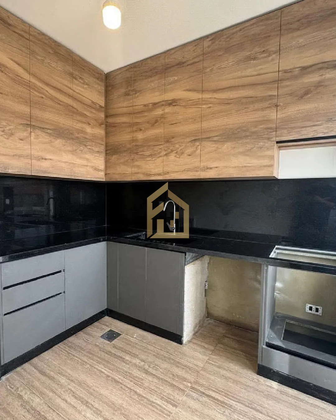 Apartment for Sale in Ballouneh — photo 2