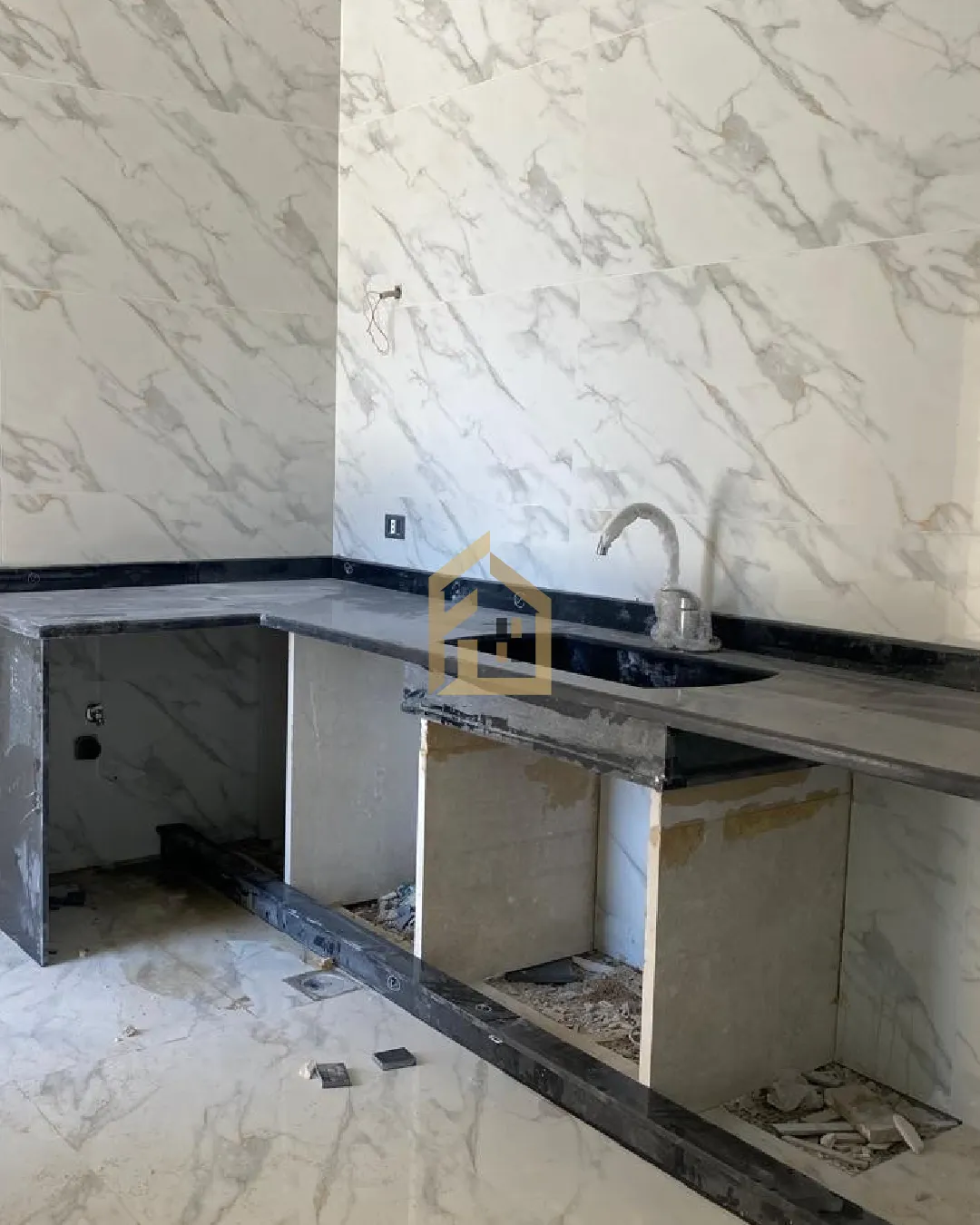 Apartment for Sale in Ballouneh — photo 3