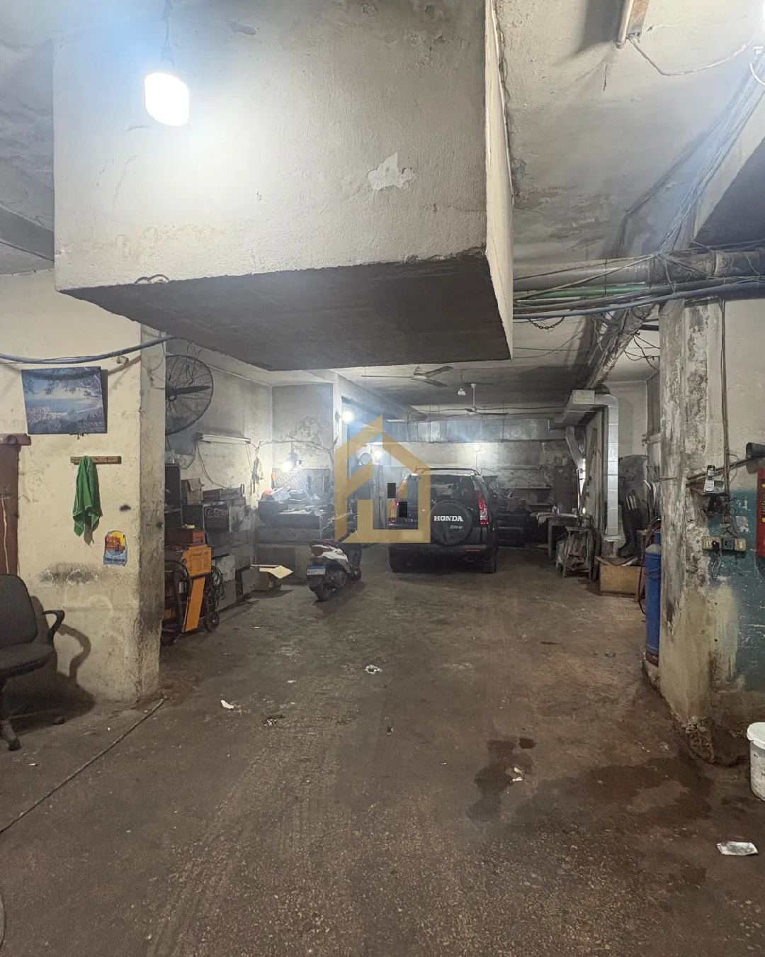 Warehouse for Sale in El Zarif