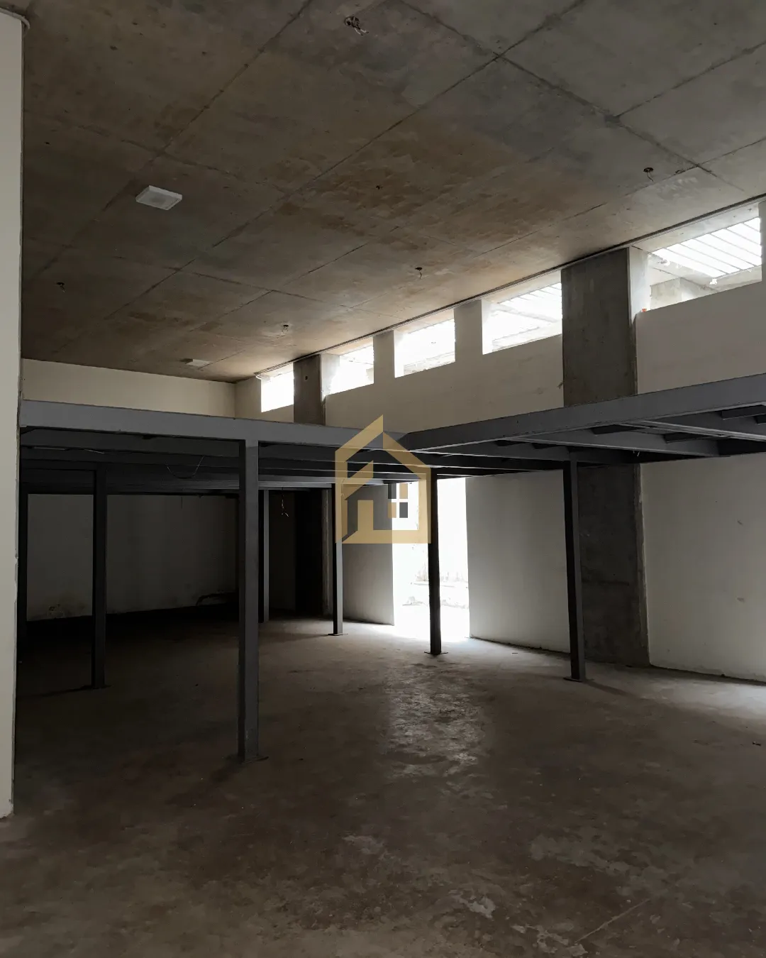 Warehouse for Rent in Bsalim