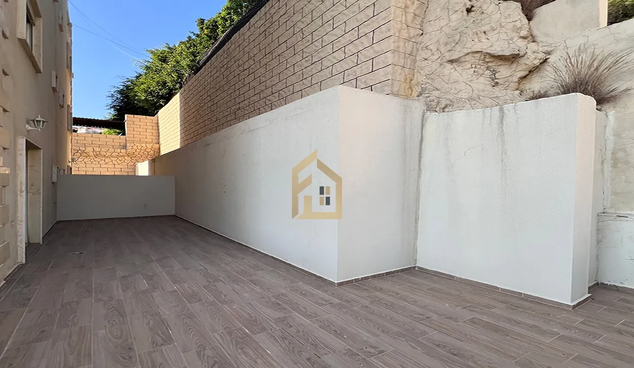 Building for Sale in Bsalim — photo 2