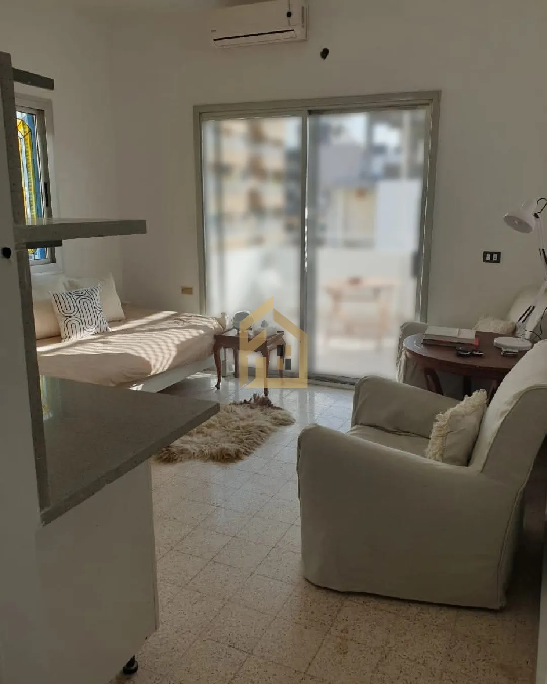 Studio for Rent in Achrafieh — الصورة 2