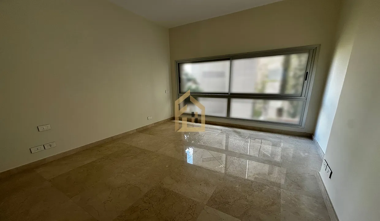 Semi-Furnished Apartment for Rent in Achrafieh — الصورة 3