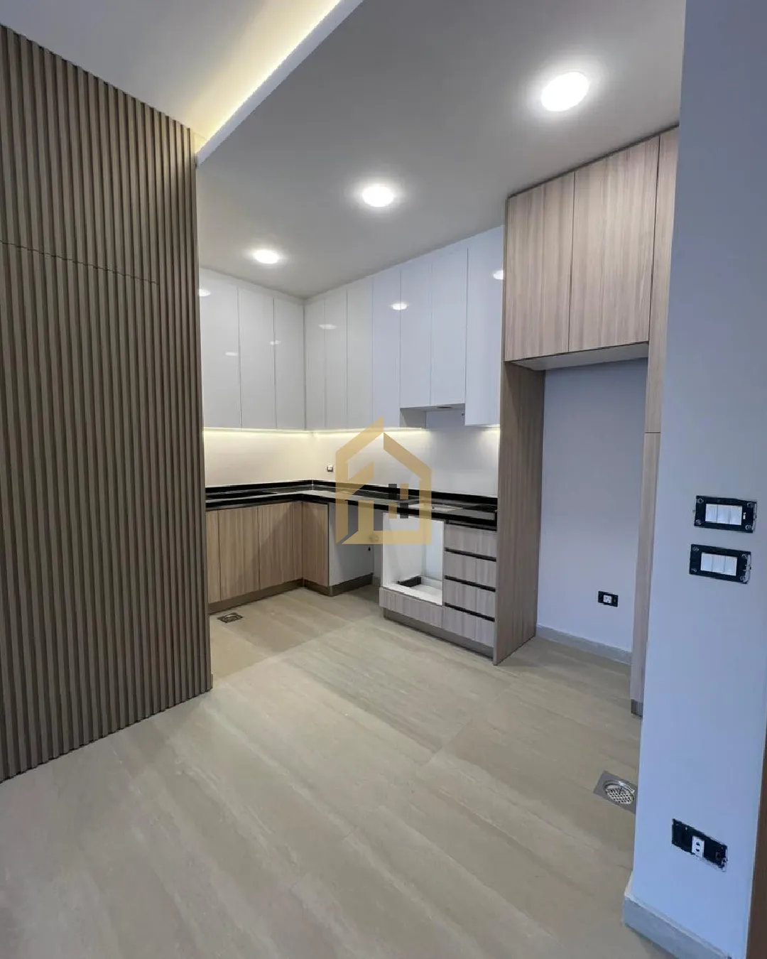 Apartment for Sale in Furn El Chebbak — photo 2