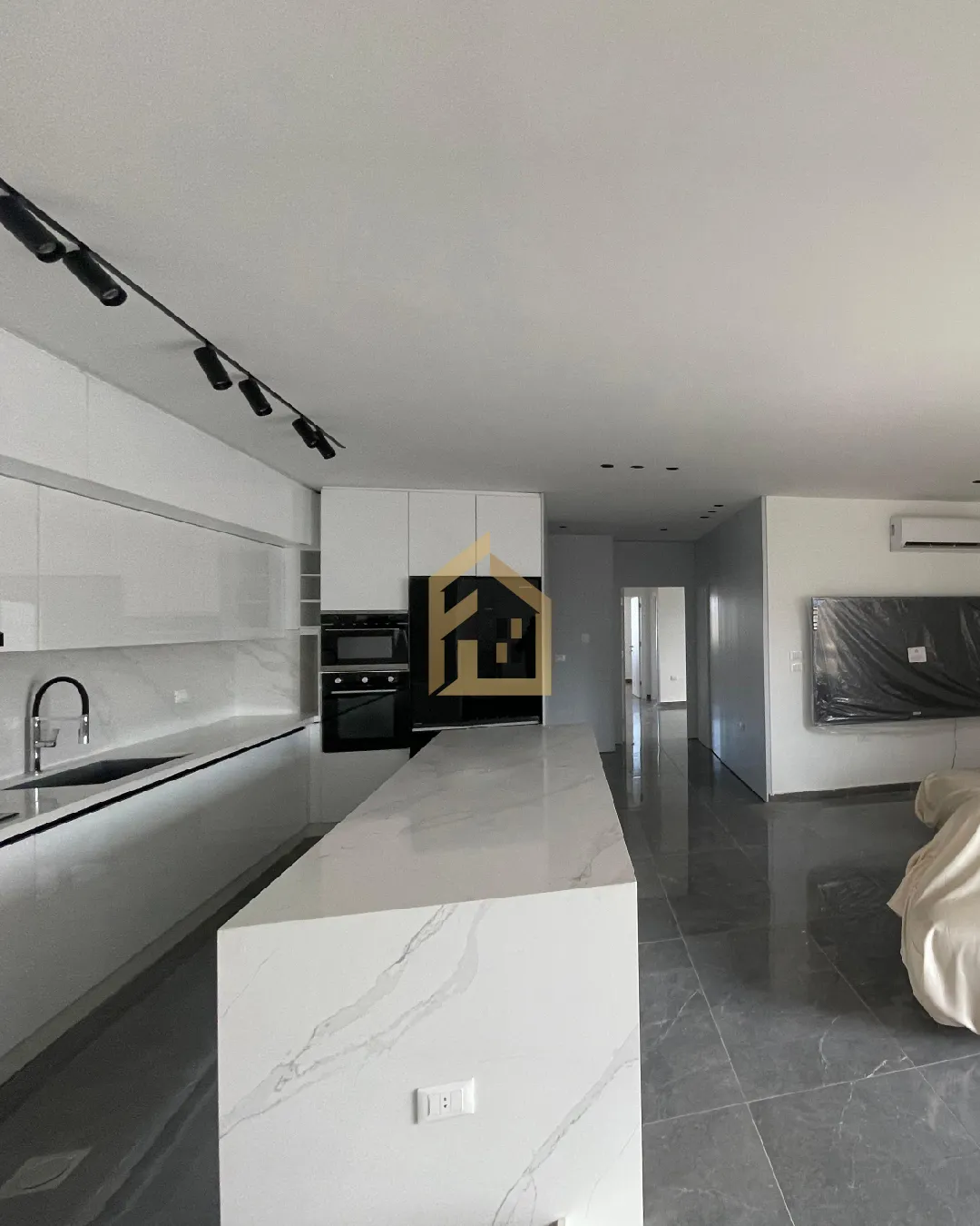 Apartment for Sale in Furn El Chebbak