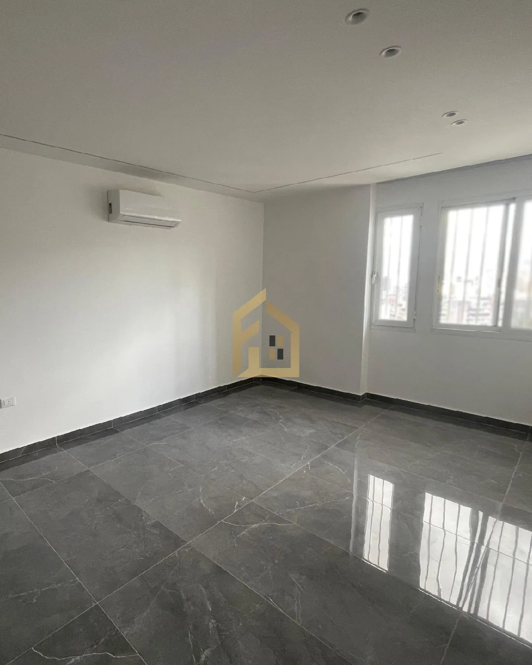 Apartment for Sale in Furn El Chebbak — photo 3