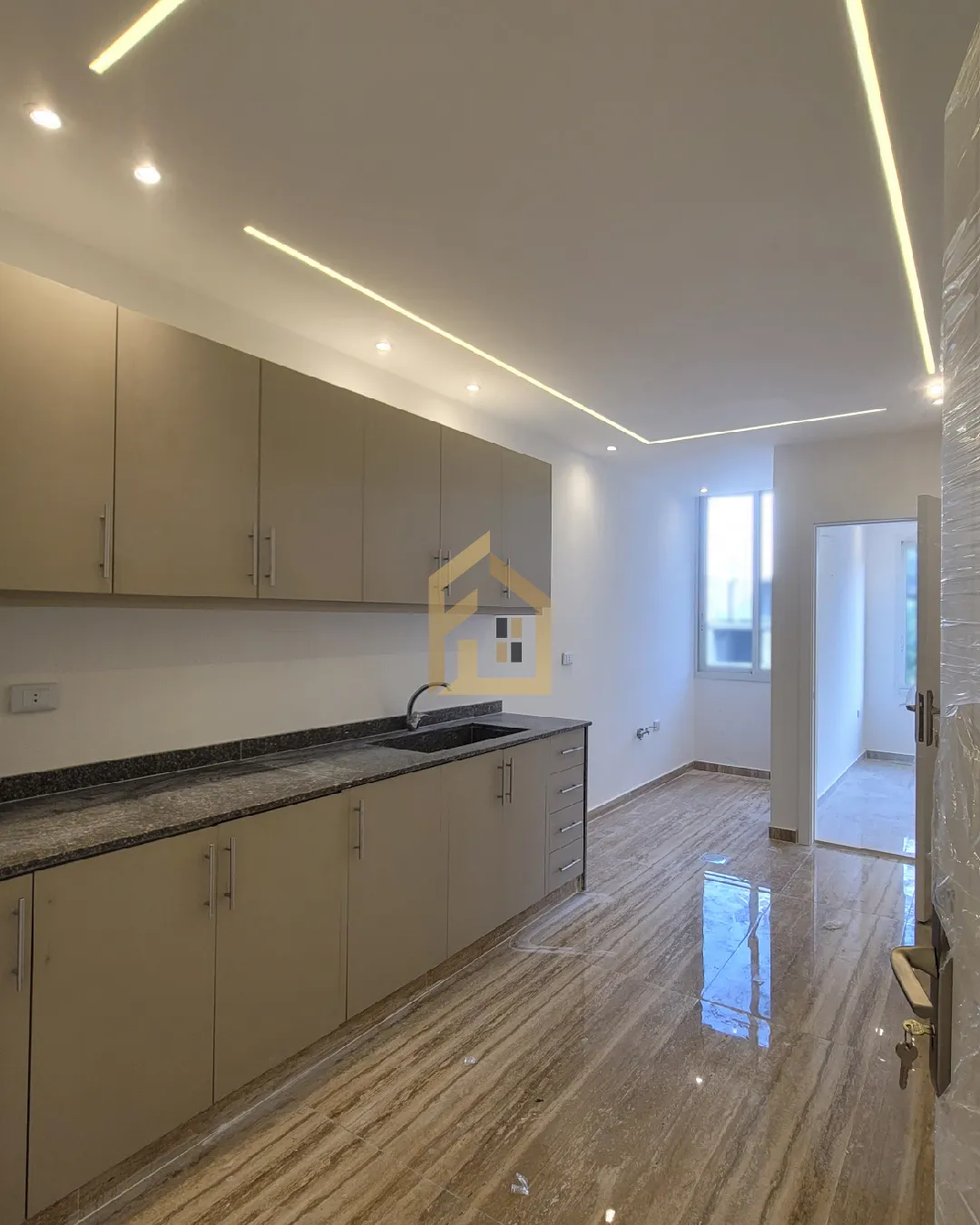Apartment for Sale in Furn El Chebbak — photo 2