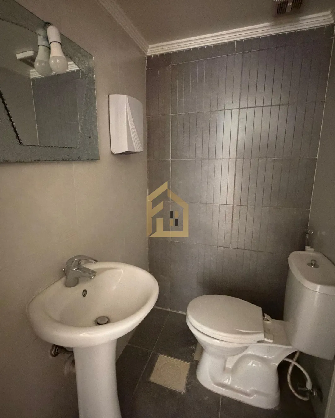 Apartment for Sale in Furn El Chebbak — photo 2