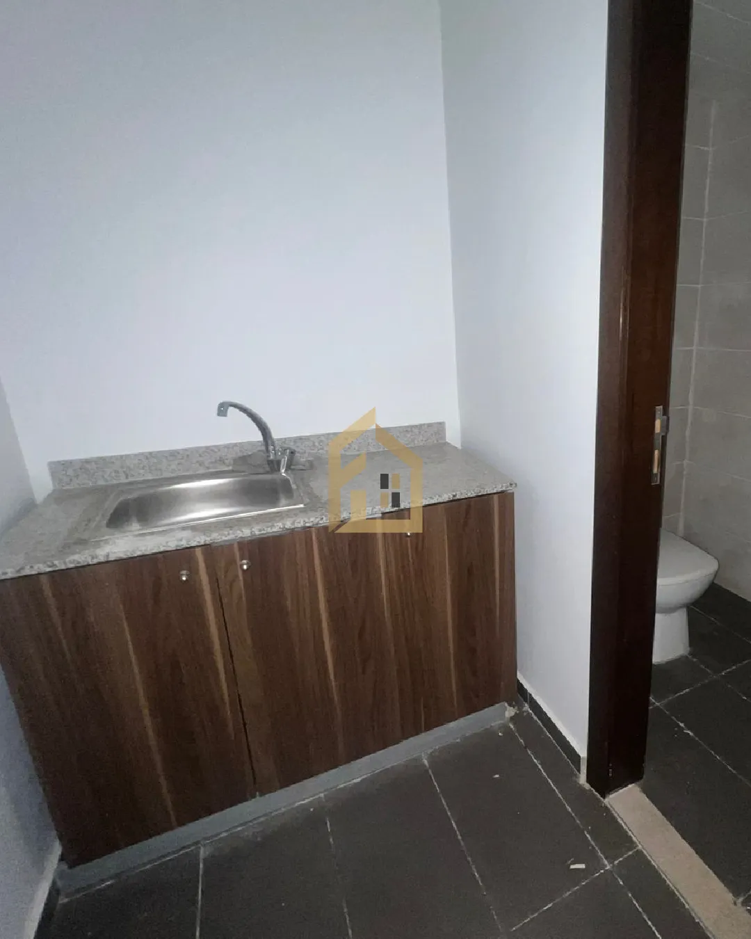 Office for Sale in Jounieh — photo 2