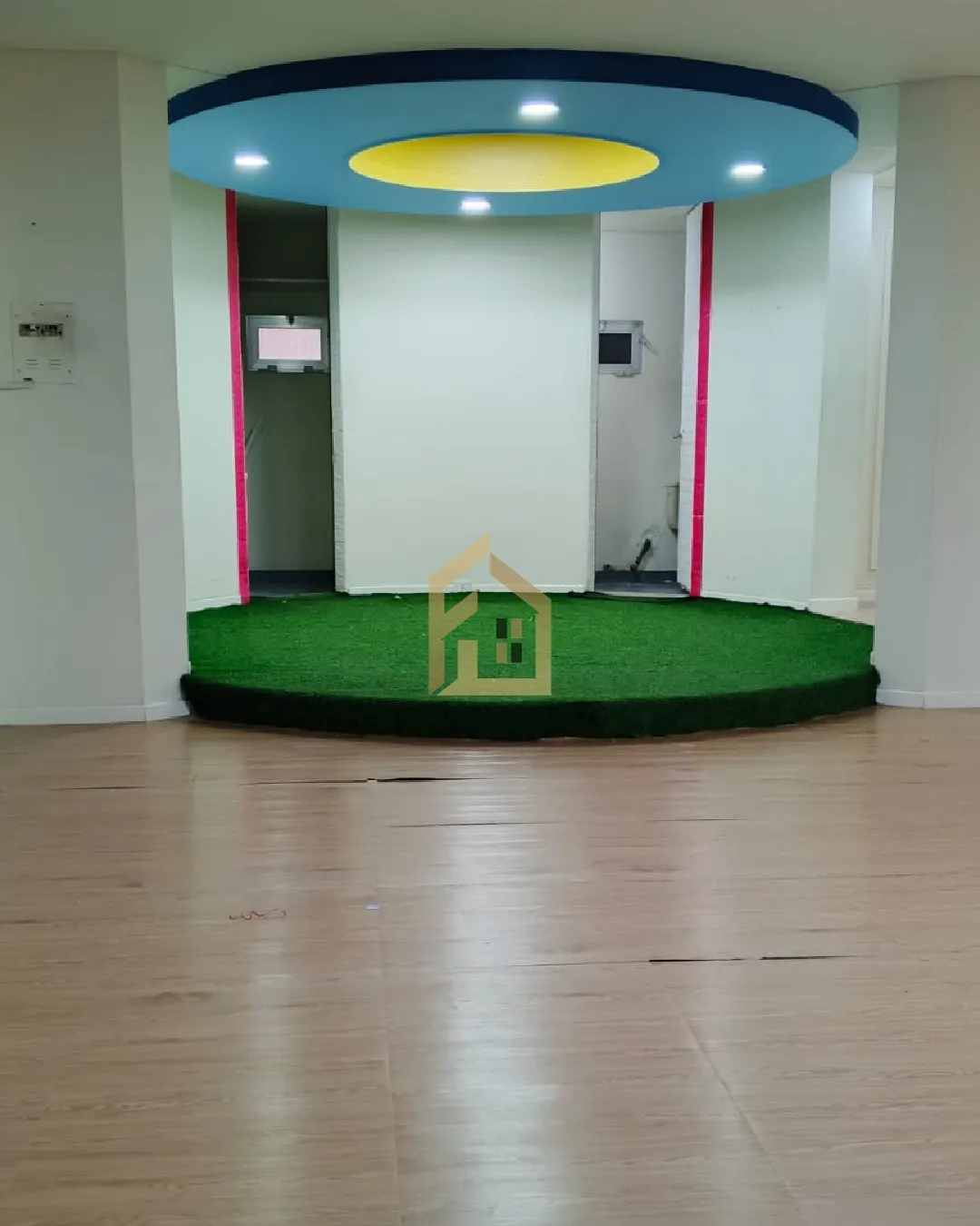 Showroom for Rent in Zouk Mikael