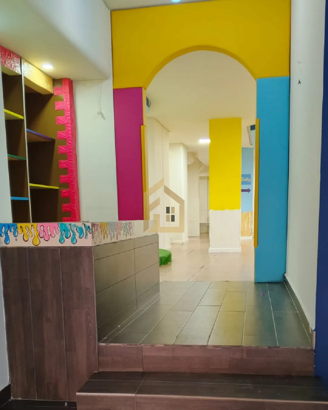 Showroom for Rent in Zouk Mikael — الصورة 2