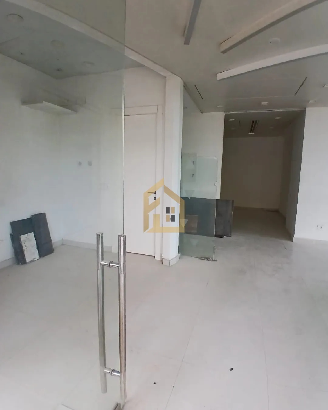 Office for Rent in Zouk Mikael — الصورة 3