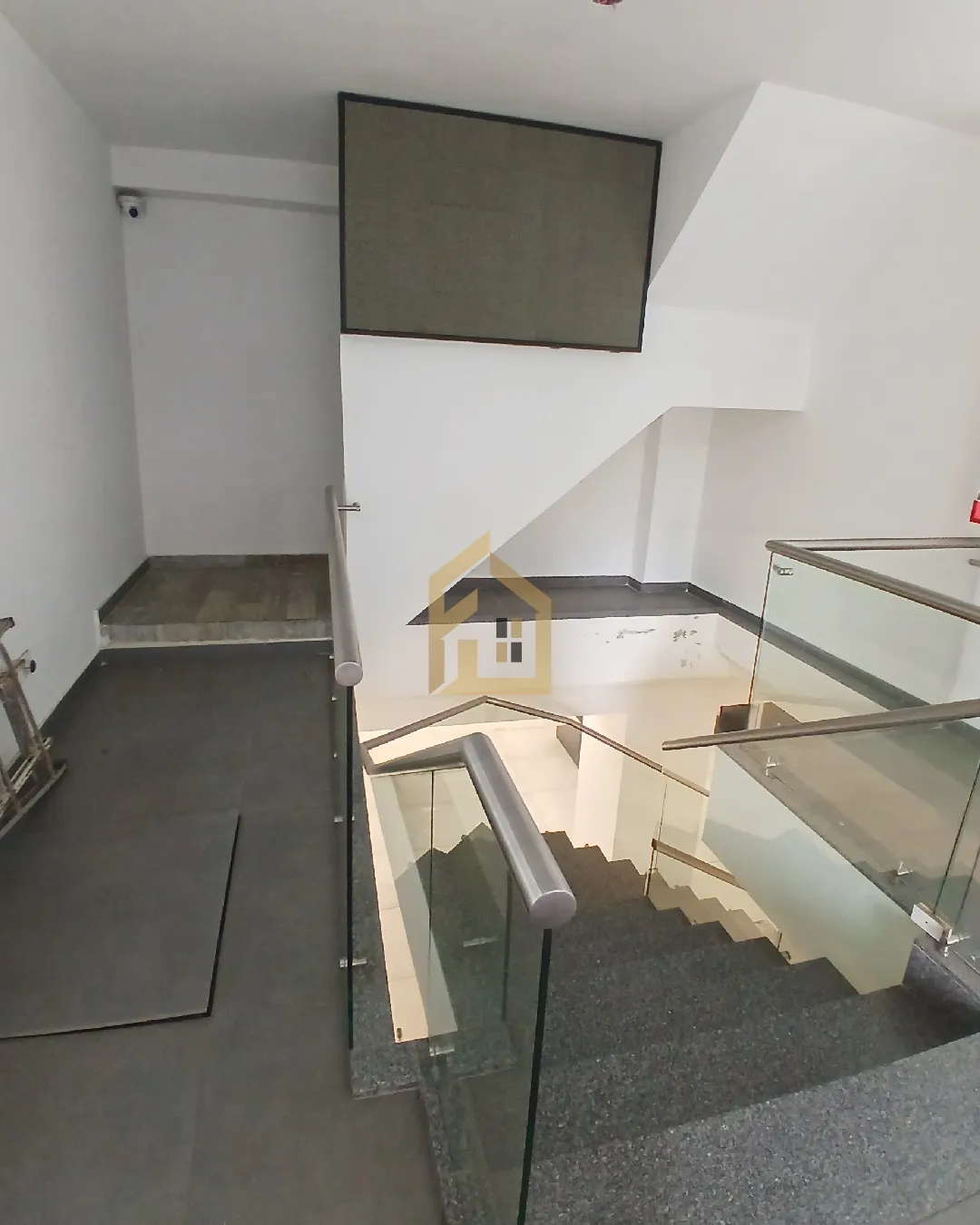 Showroom for Rent in Dawra — الصورة 3