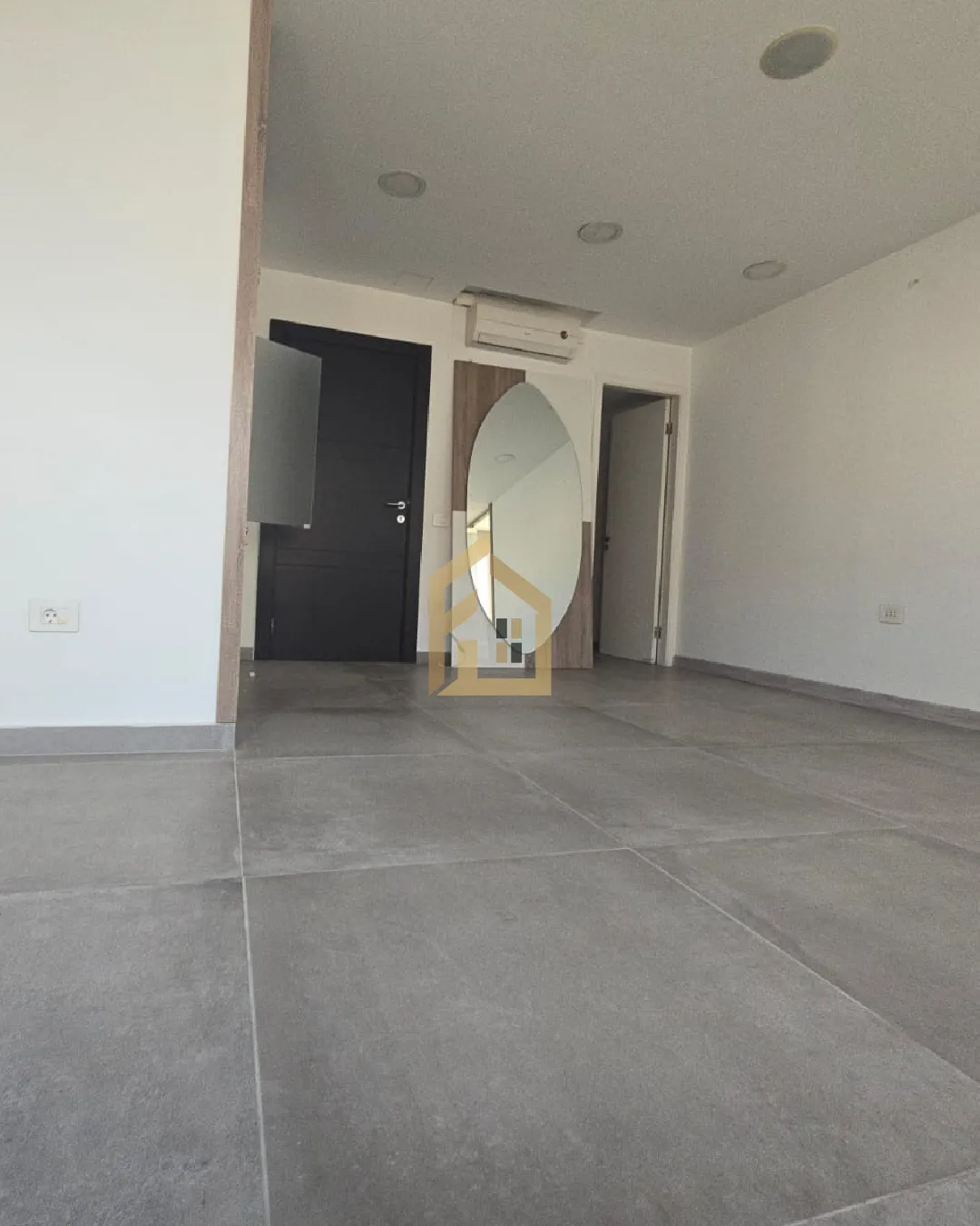 Clinic for Sale in Zalka — photo 2