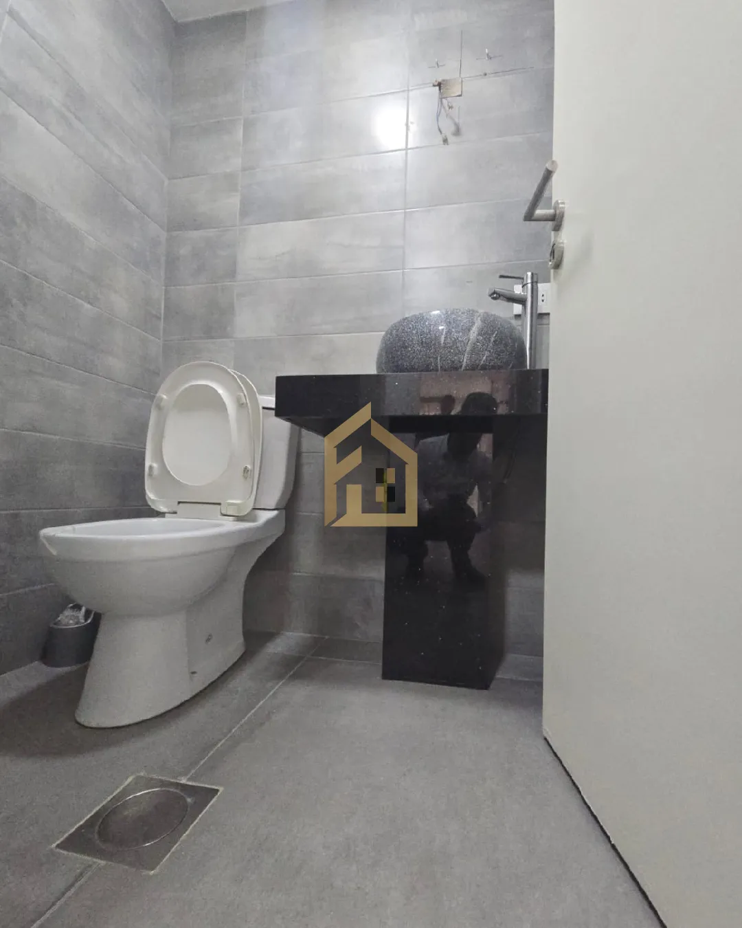 Clinic for Sale in Zalka — photo 5
