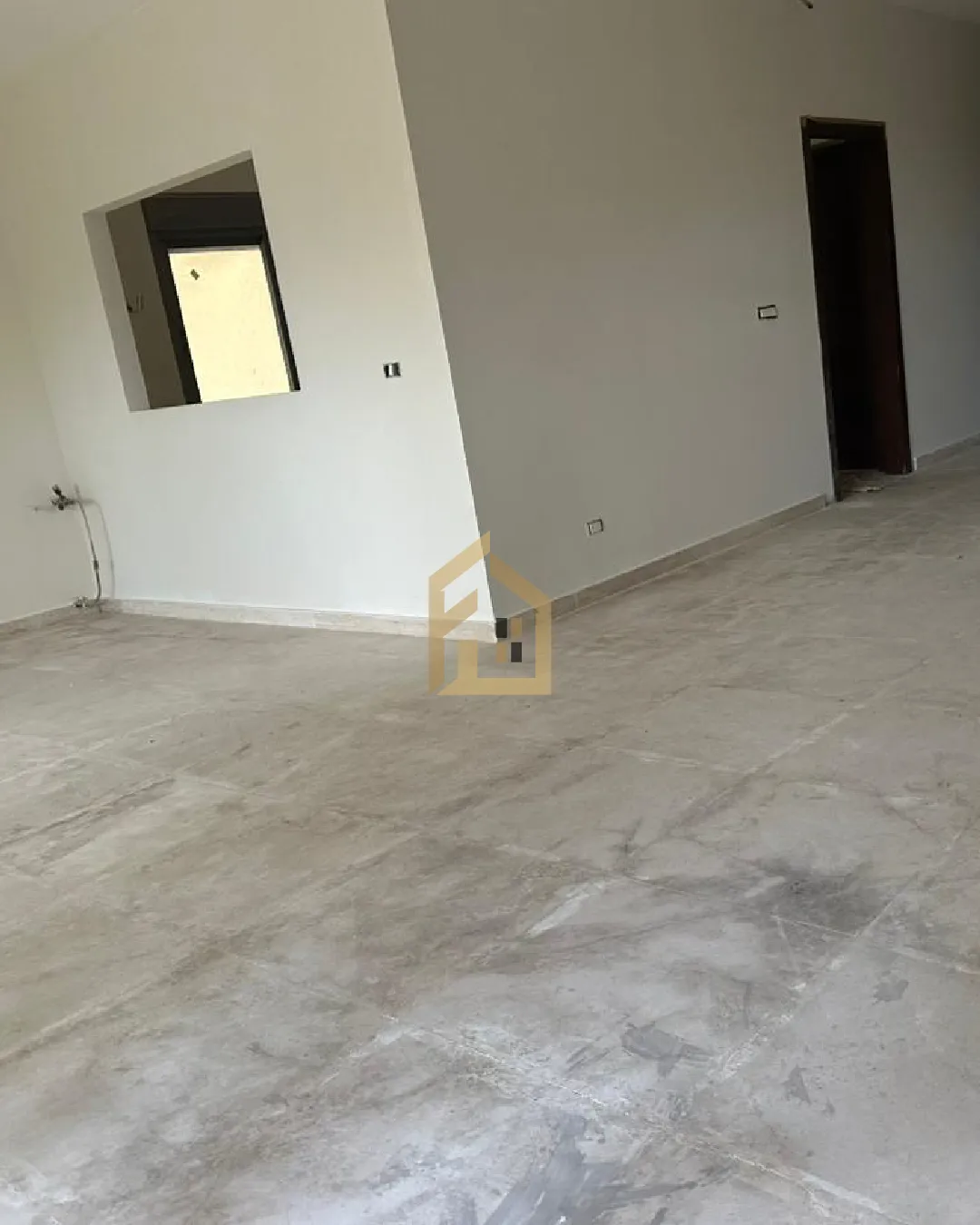 Apartment for Sale in Ballouneh — photo 2