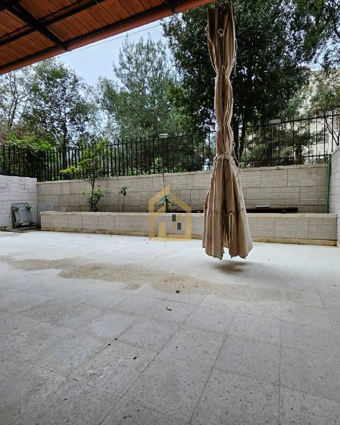 Apartment for Sale in Ballouneh — photo 2