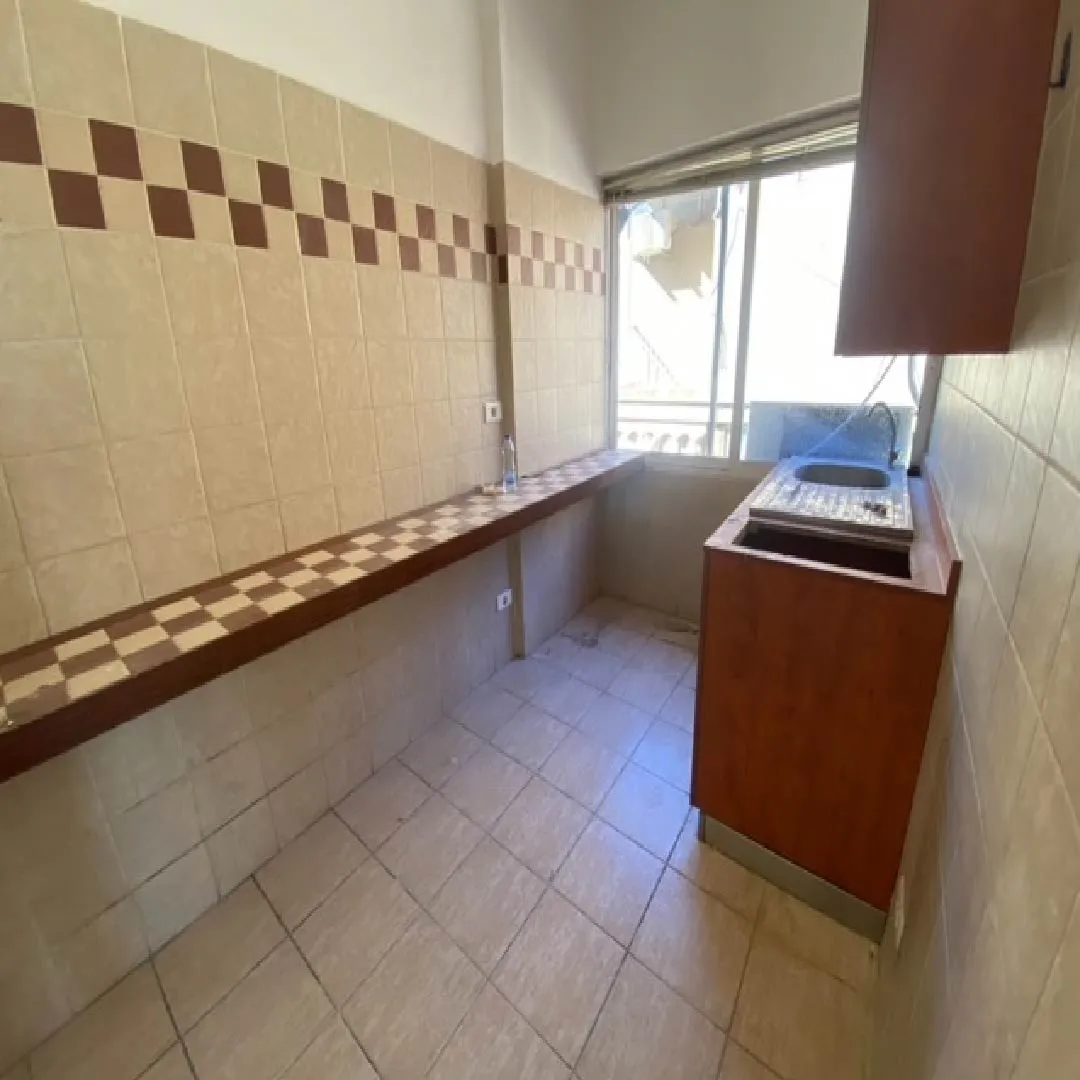 Office for Rent in Badaro — الصورة 3