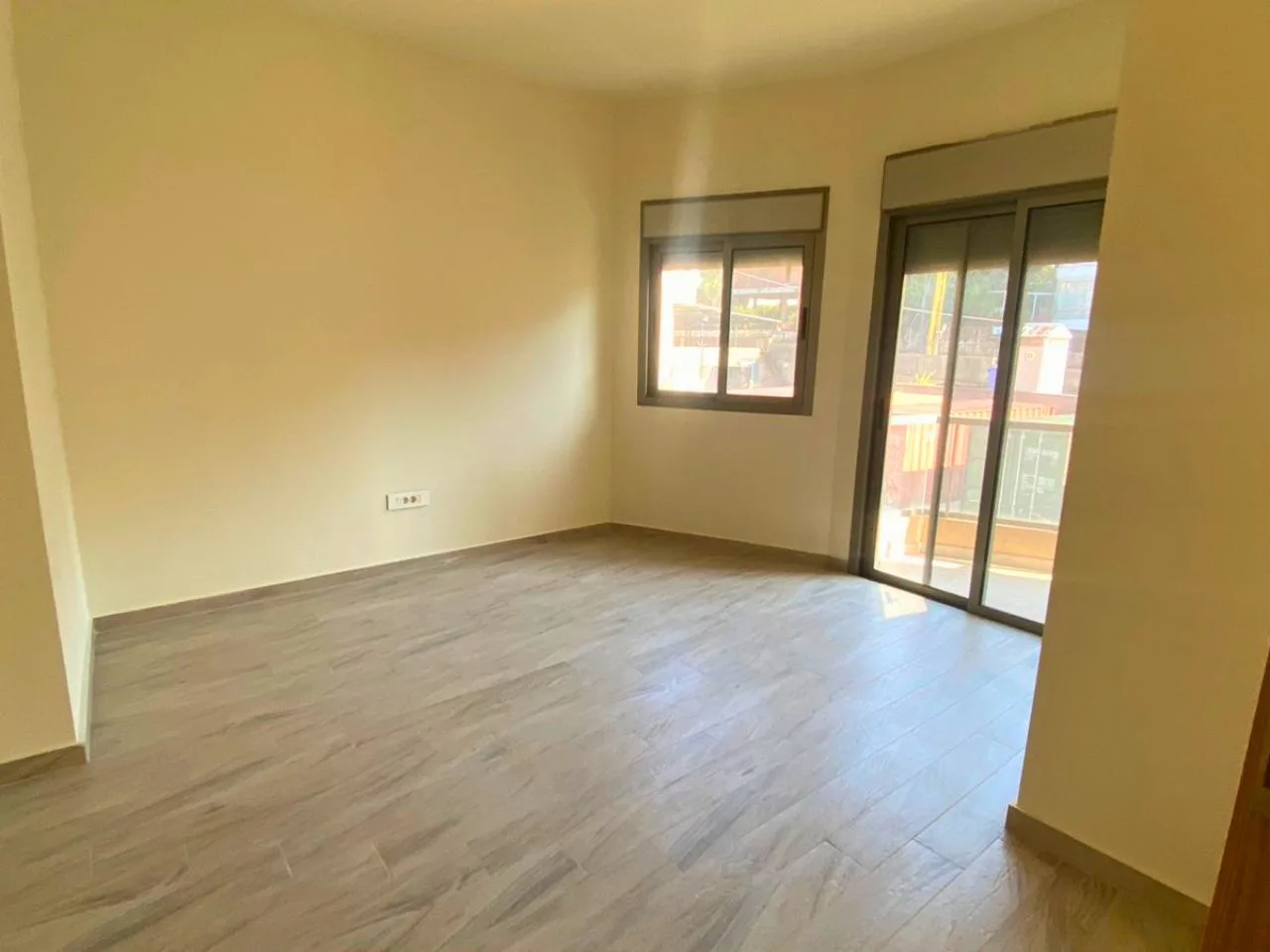 Duplex for Sale in Mazraat Yachoua, Lebanon — الصورة 2