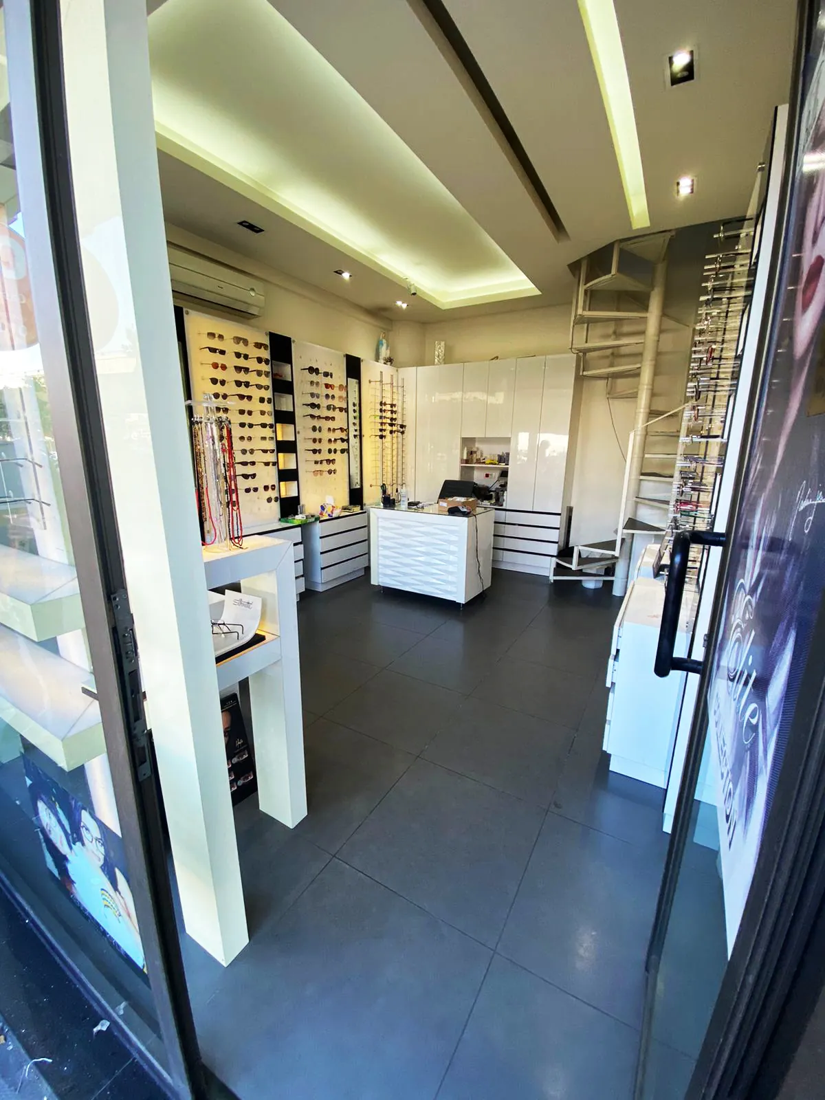 Shop for Sale or for Rent in Dora, Metn — الصورة 4