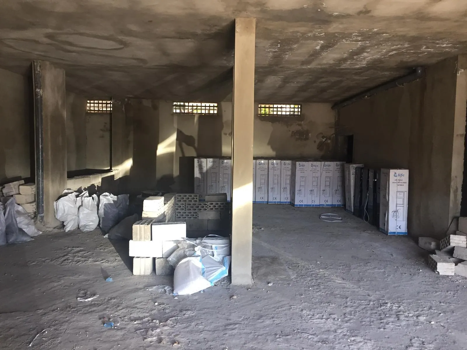 Shop for Sale in Ballouneh, Keserwan