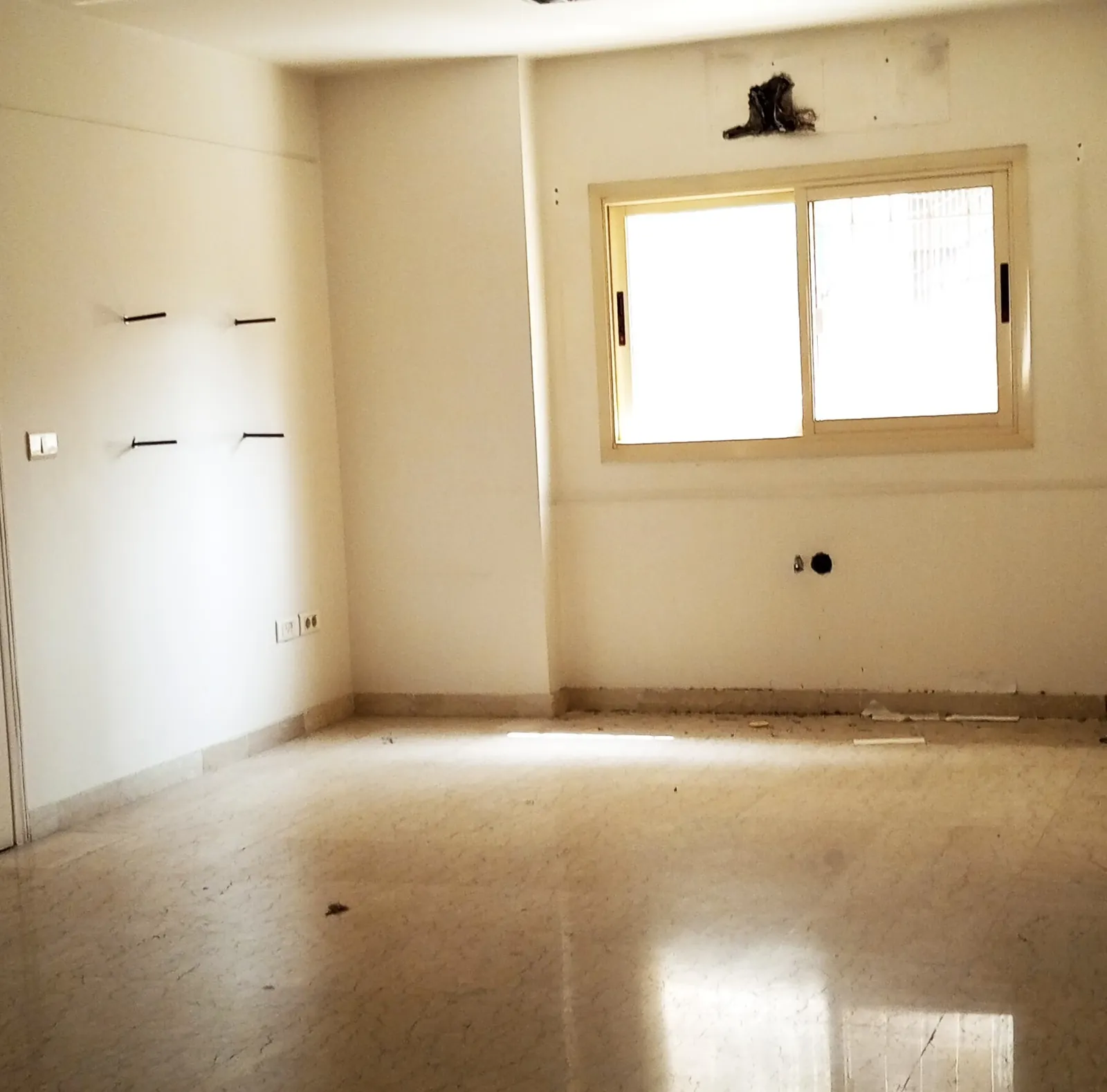 Duplex Shop for Rent in Jdeideh, Metn — الصورة 1