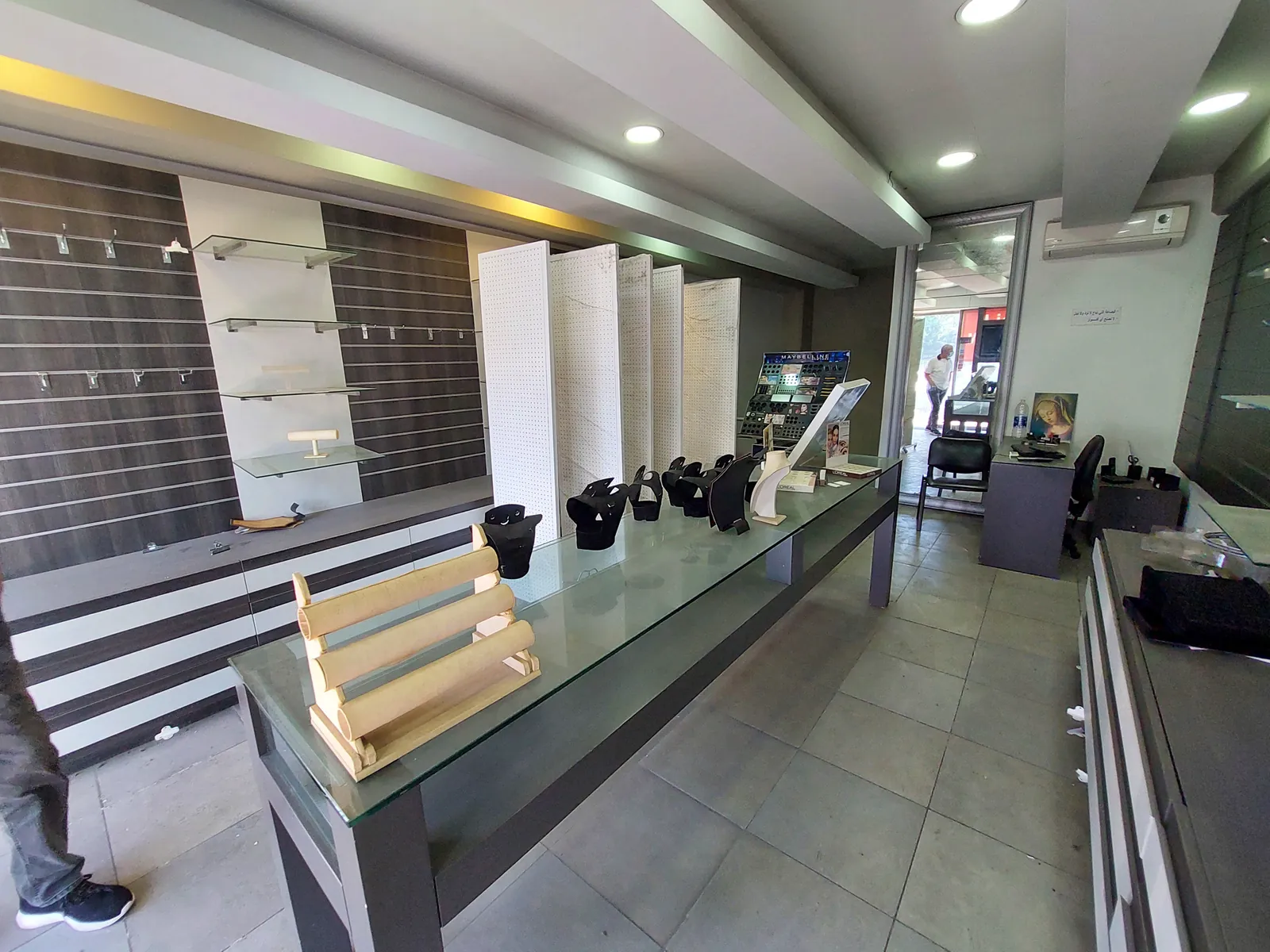 Shop in Mazraat Yachouh, Metn — الصورة 4