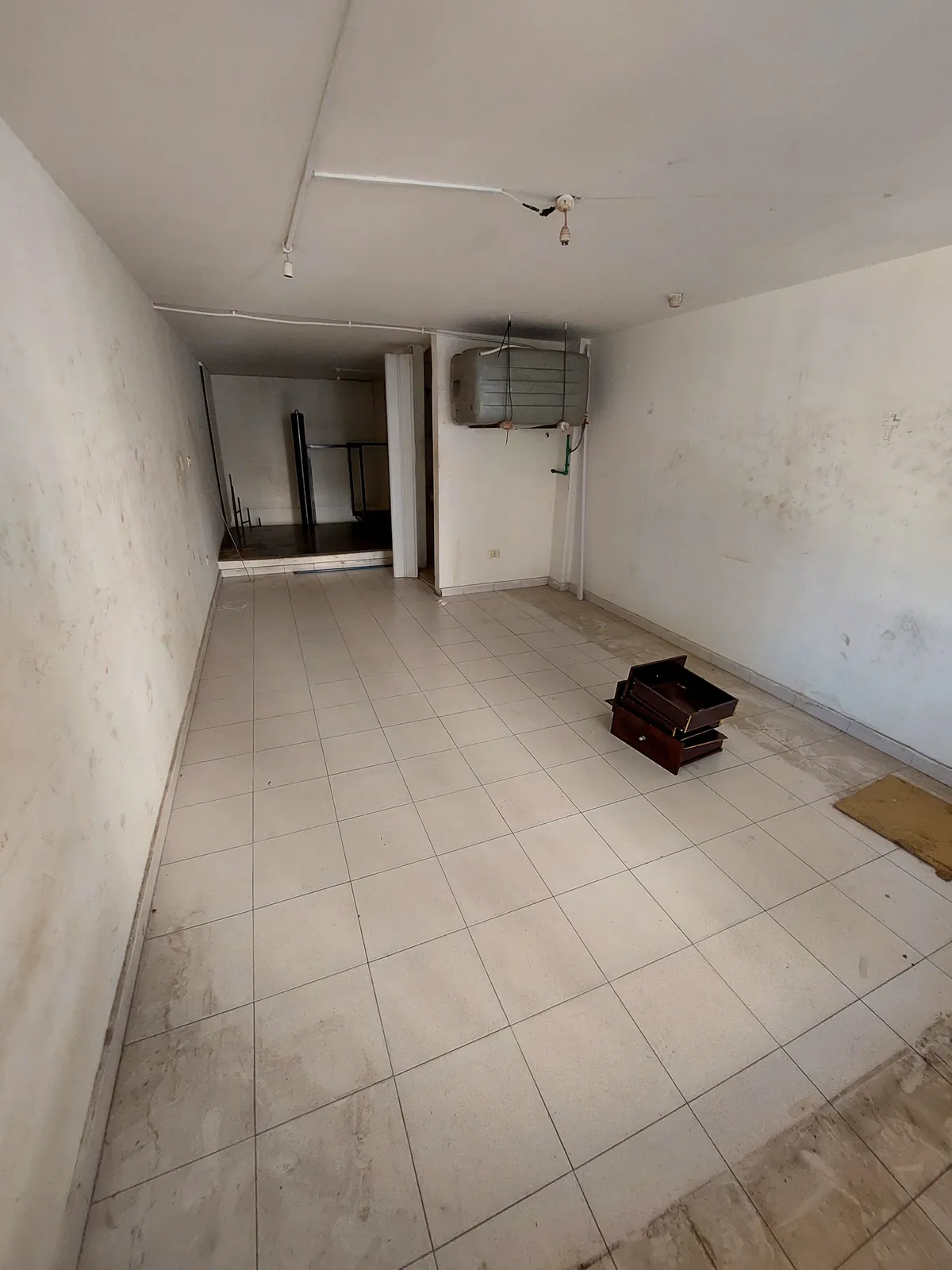 Shop for Rent in Bauchrieh, Metn