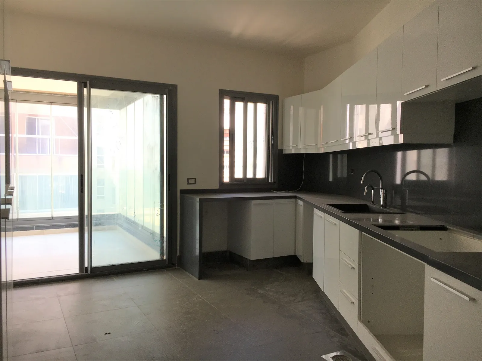 Apartment in Achrafieh, Beirut with City View — photo 4