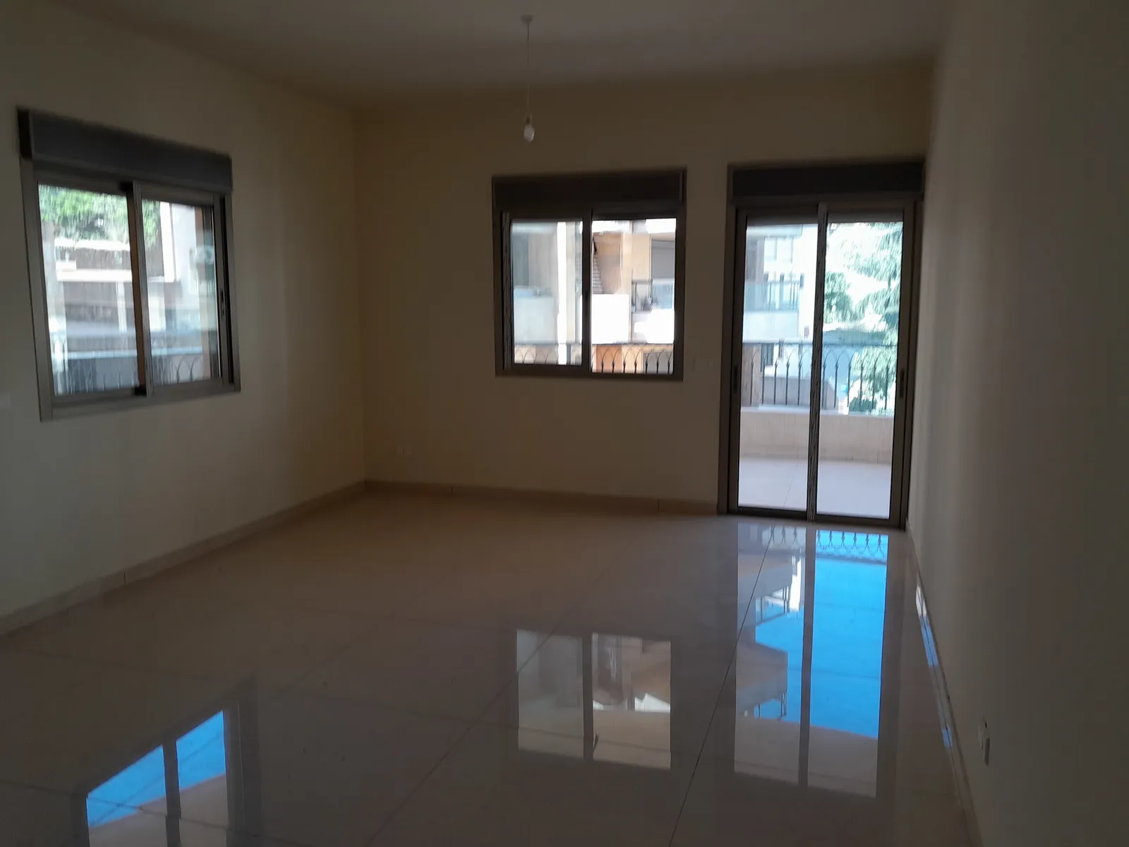 Apartment in Jouret El Ballout, Metn — الصورة 2