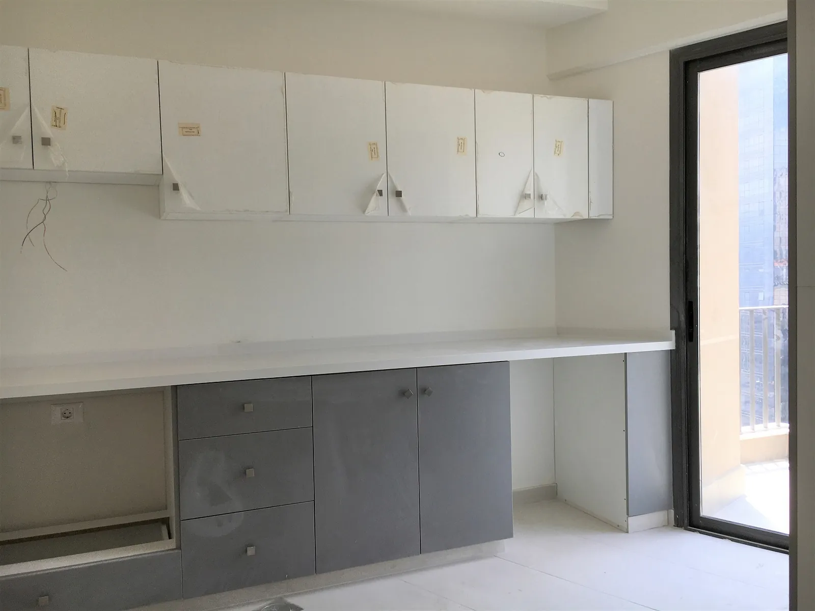 Prime Location Duplex in Achrafieh, Beirut with City and Sea View — الصورة 3