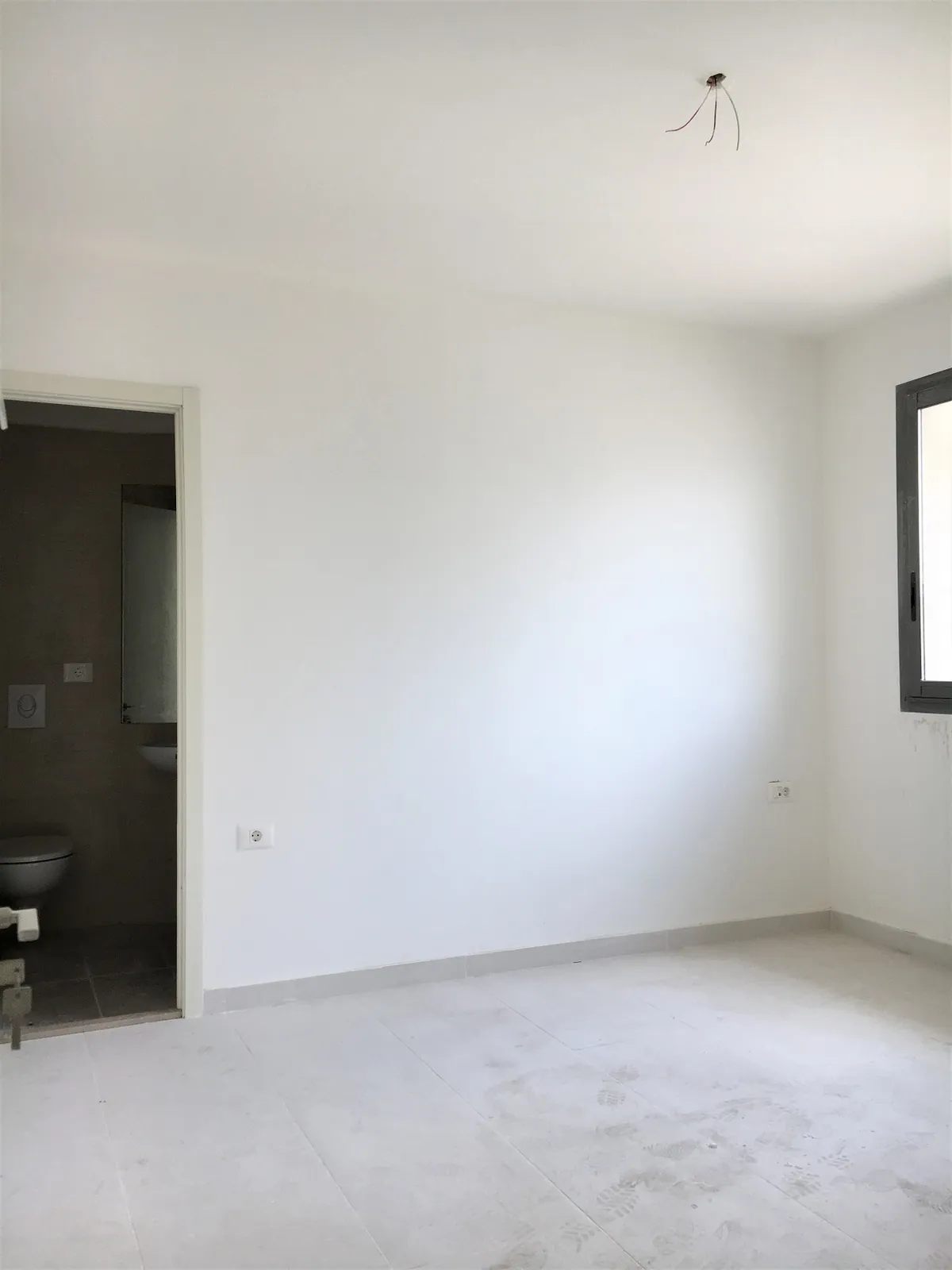 Prime Location Duplex in Achrafieh, Beirut with City and Sea View — الصورة 4