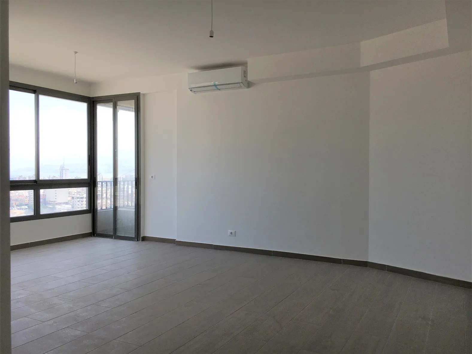 Prime Location Apartment in Achrafieh, Beirut with City View — الصورة 2