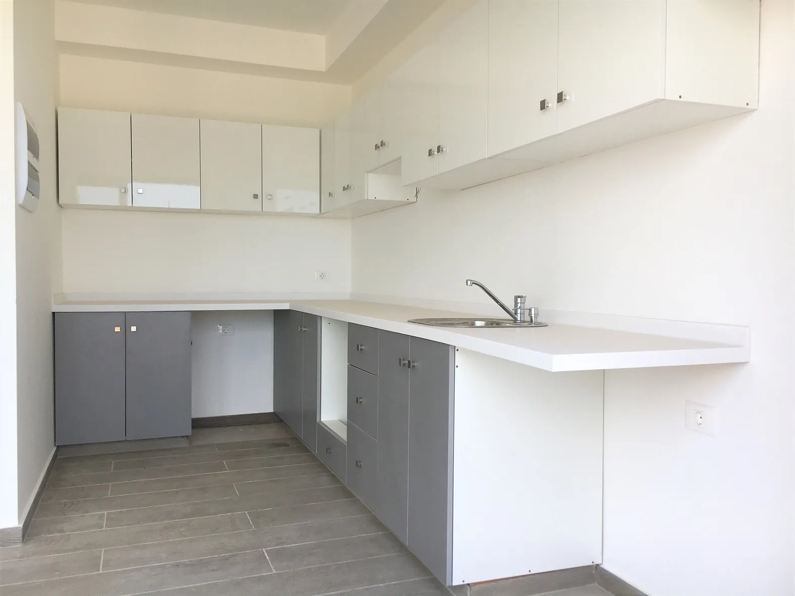 Prime Location Apartment in Achrafieh, Beirut with City View — الصورة 4