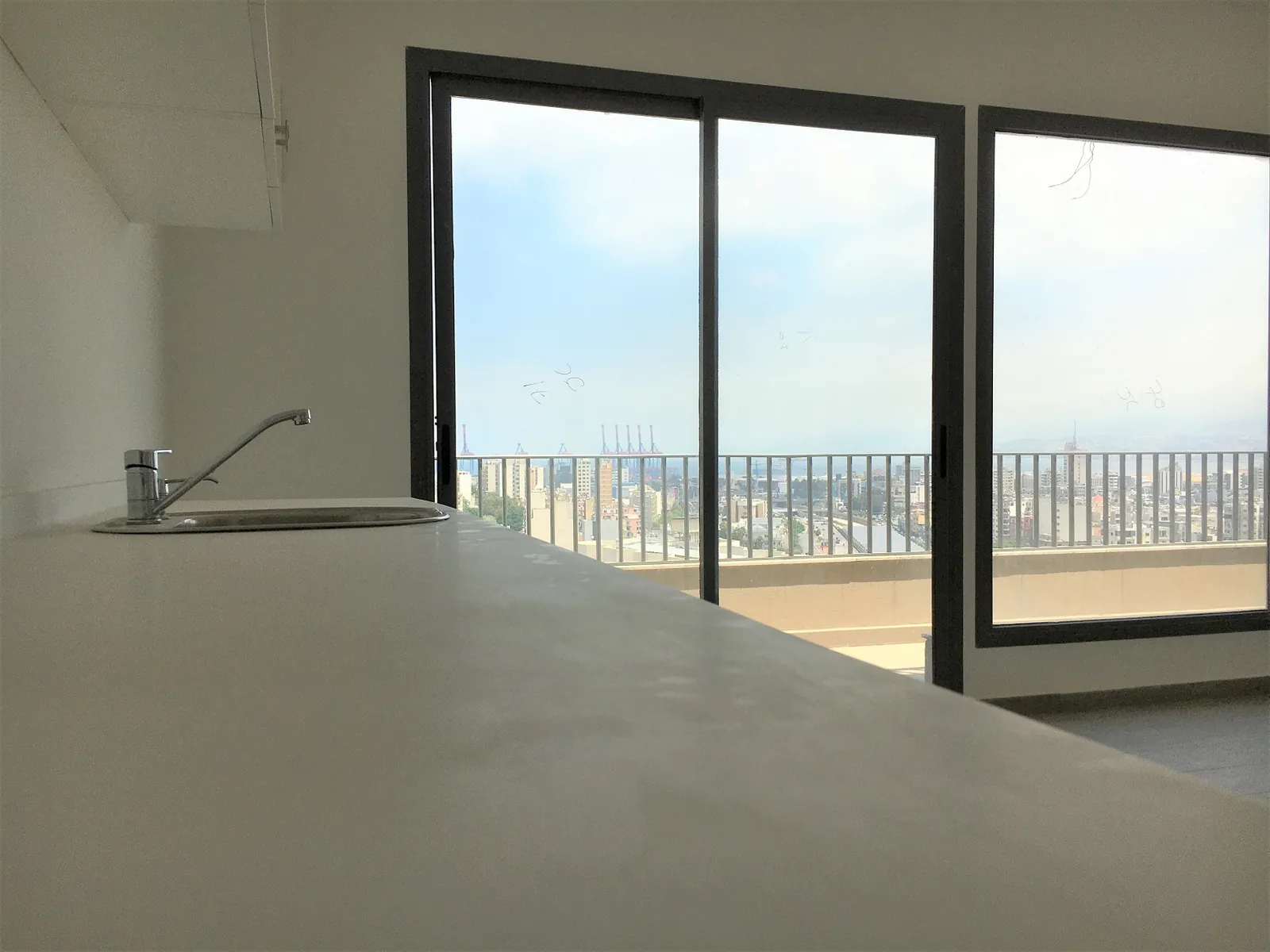 Prime Location Apartment in Achrafieh, Beirut with City View — الصورة 5