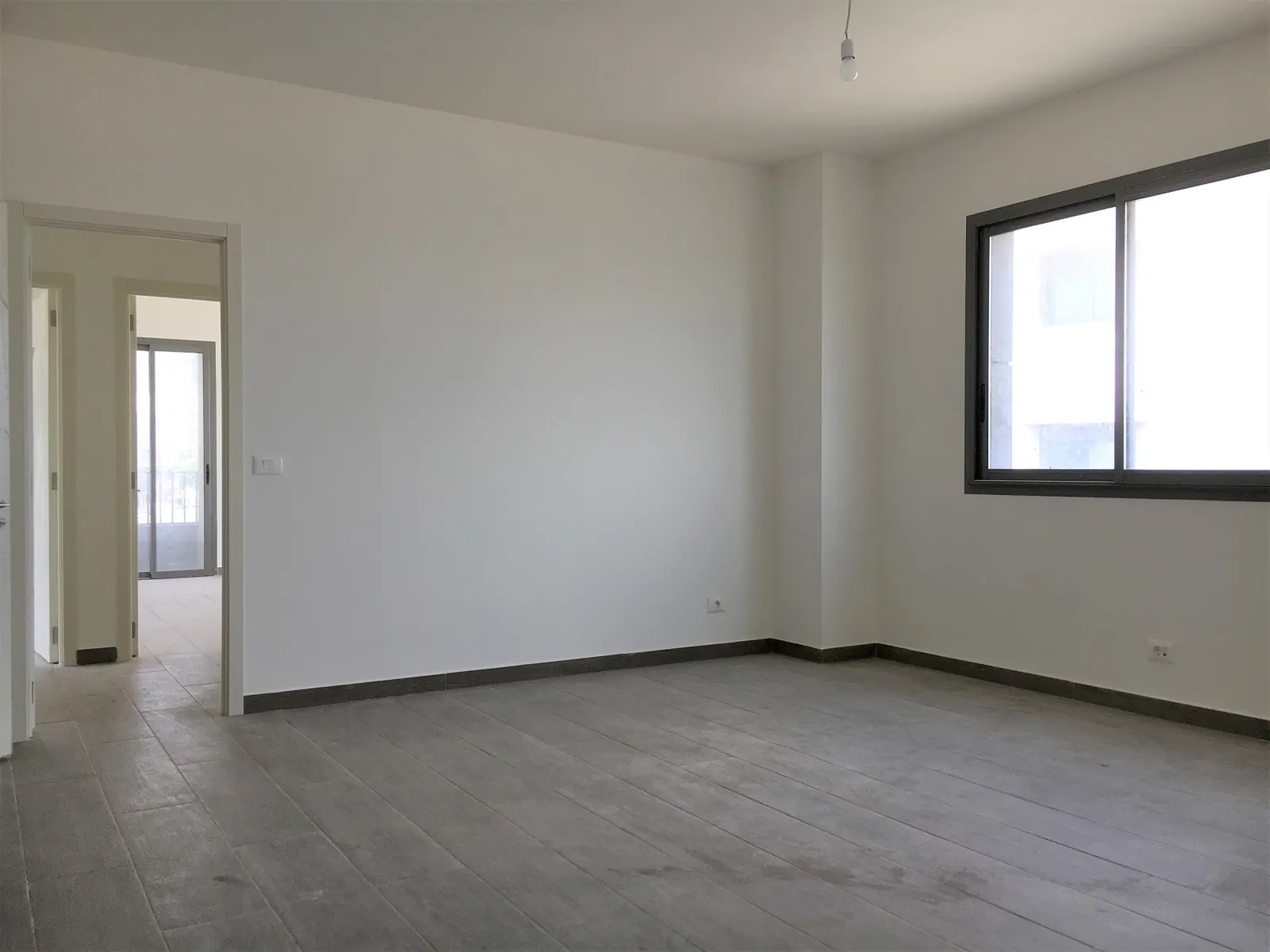 Prime Location Duplex in Achrafieh, Beirut with City and Sea View — الصورة 3