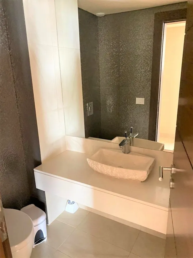 Apartment in Hamra, Beirut with City and Sea View — الصورة 4