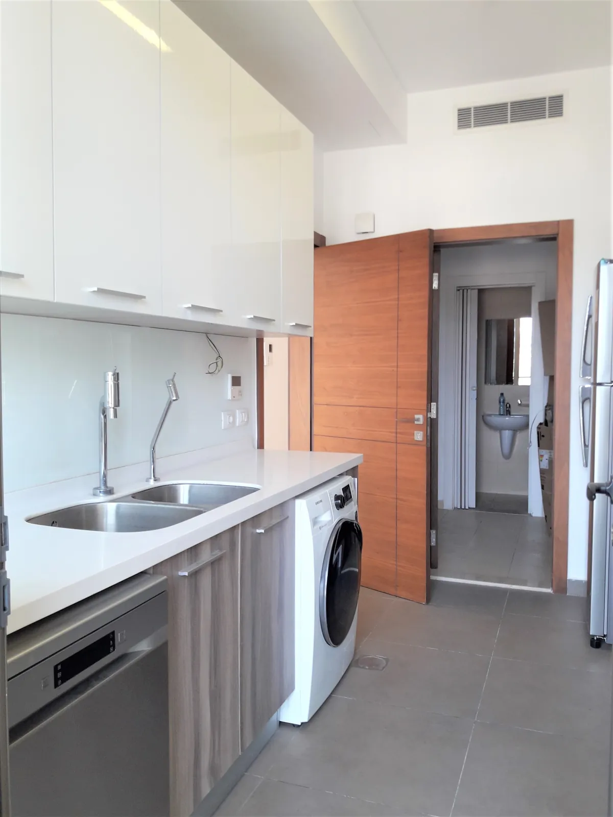 Apartment in Saifi, Beirut with City View — photo 3