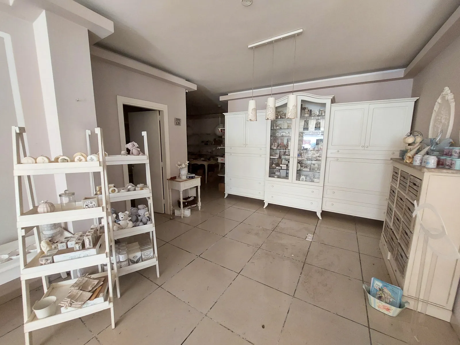 Showroom in Mazraat Yachouh, Metn — photo 4